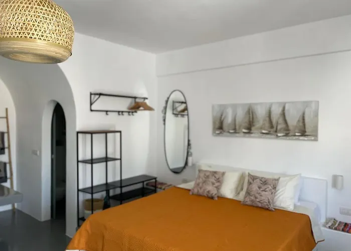 Cavalari Santorini - Sunny And Quiet #2 Апартаменты *